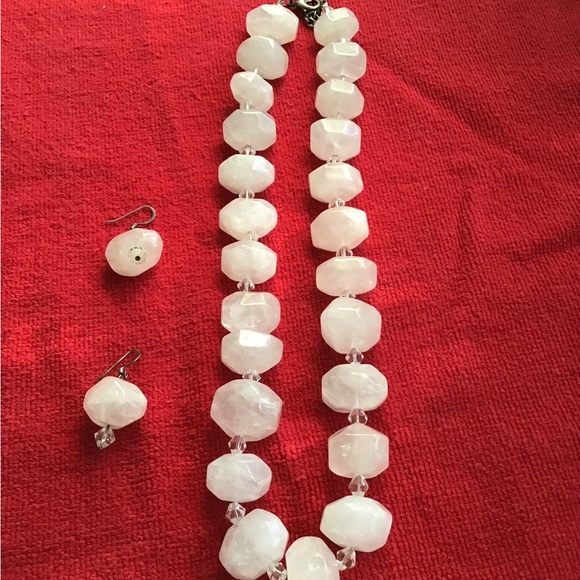 Set of Necklace & earrings - Picture 3 of 5